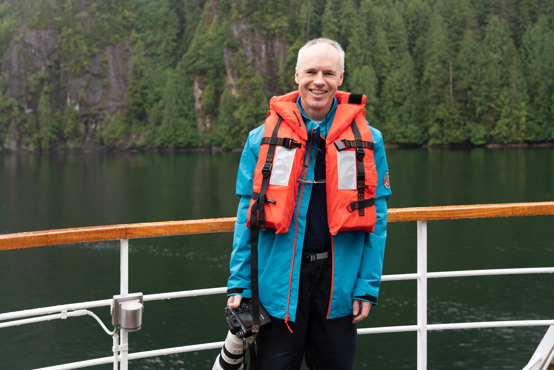 Keith on deck in Rudyerd Bay.