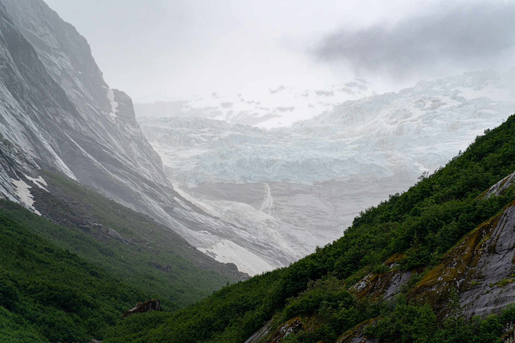 Another view of the glacier.