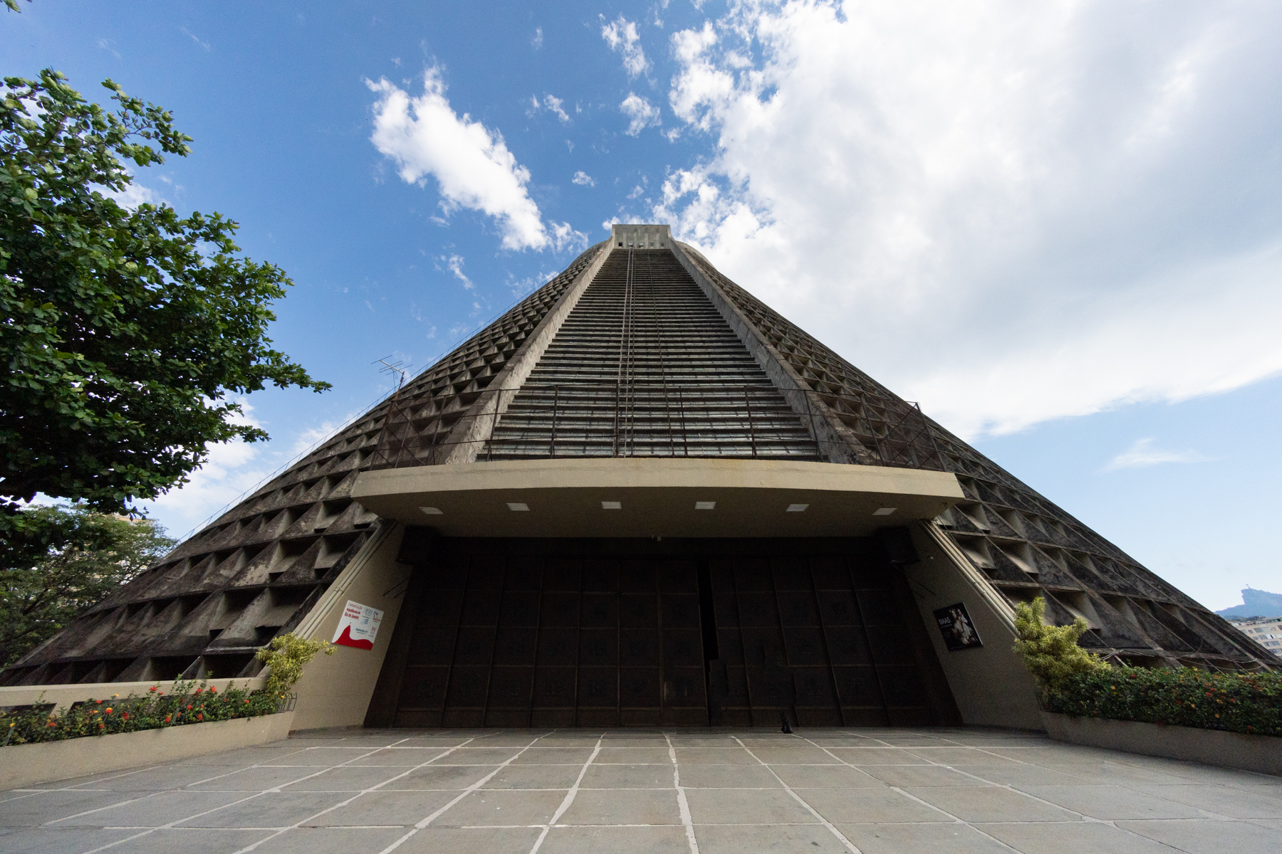 Catedral Metropolitana de São Sebastião do Rio de Janeiro.