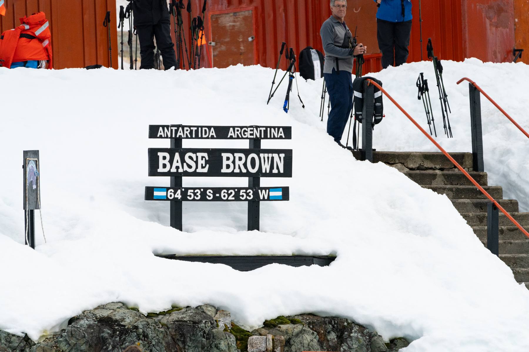 Almirante Brown Station.