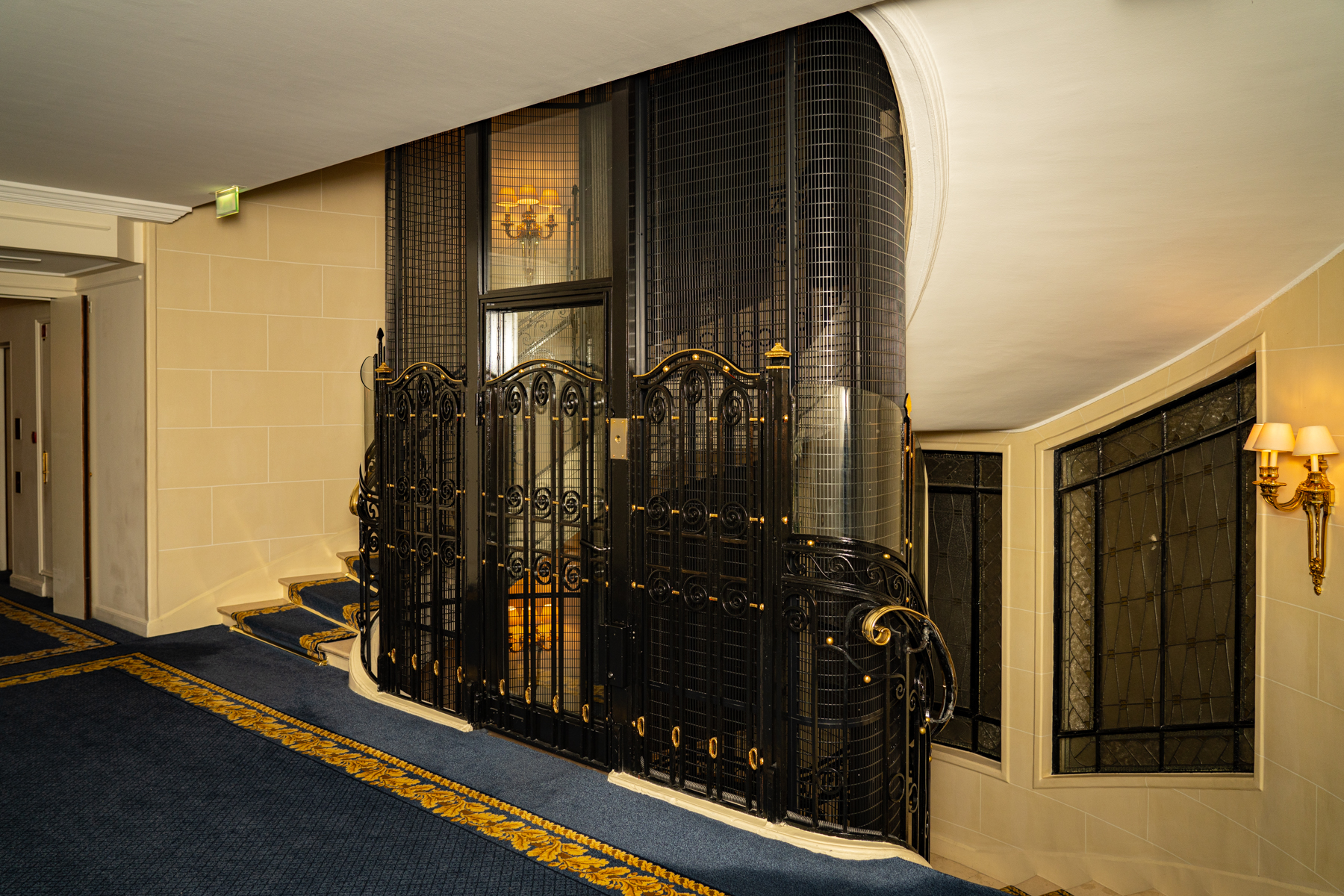 The quaint old elevator in Le Bristol.