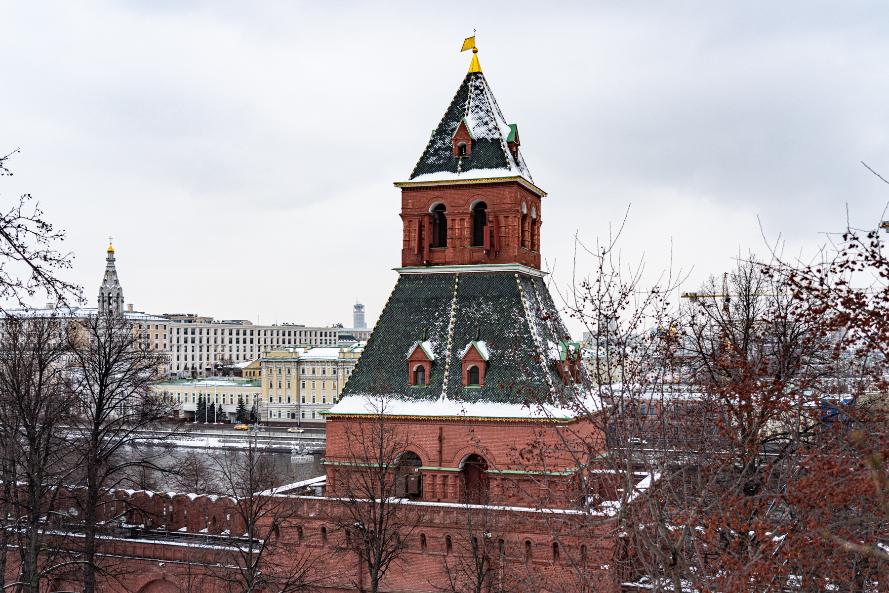 Taynitskaya Tower on the Kremlin wall.