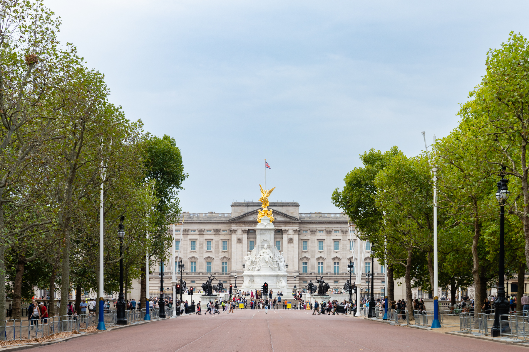 Looking back up The Mall to the Victoria Memorial and Buckingham Palace.