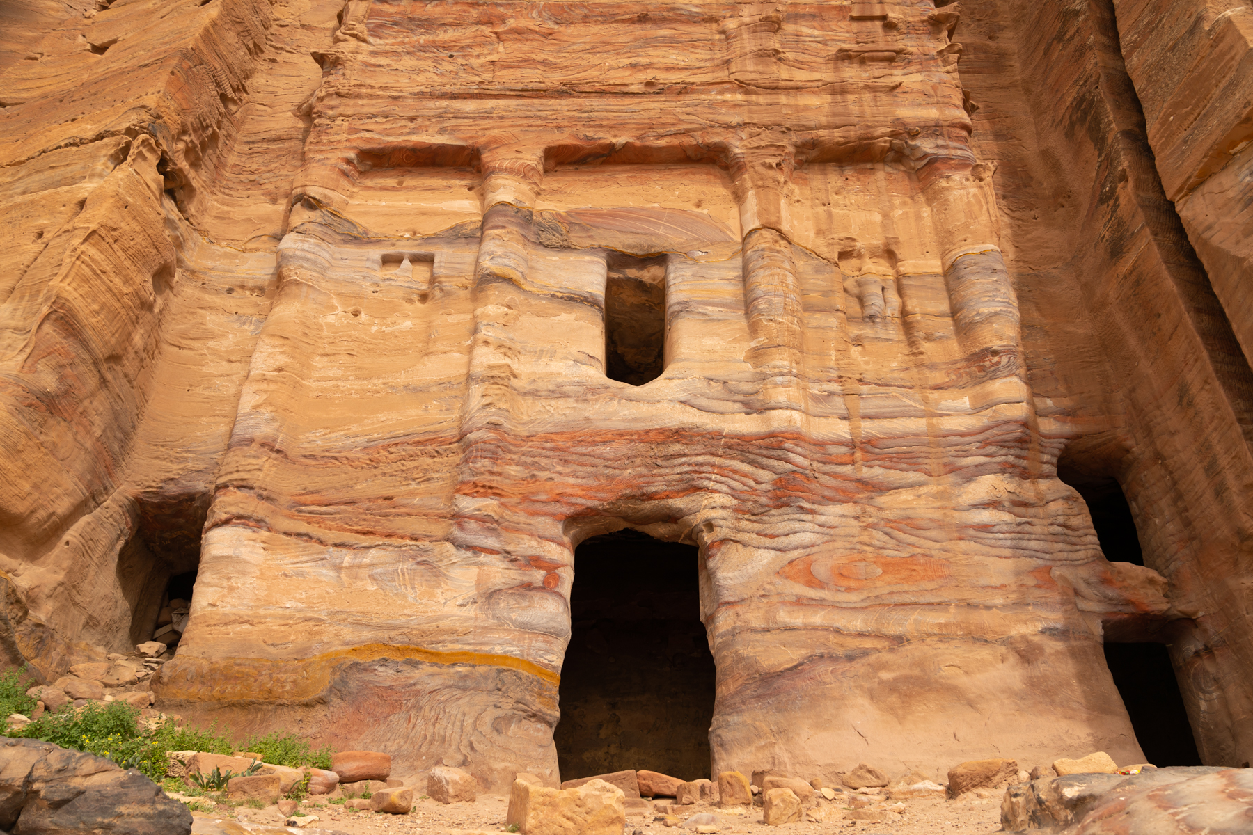 The silk tomb (a great example of different colours of sedimentary rock layers, built up over millions of years).