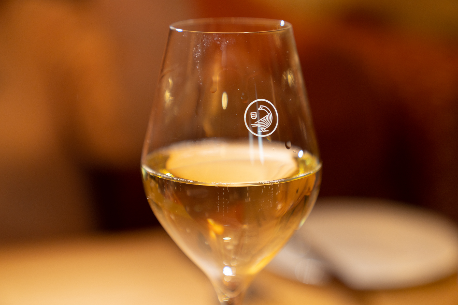 Blanc de blanc (and English, no less!).