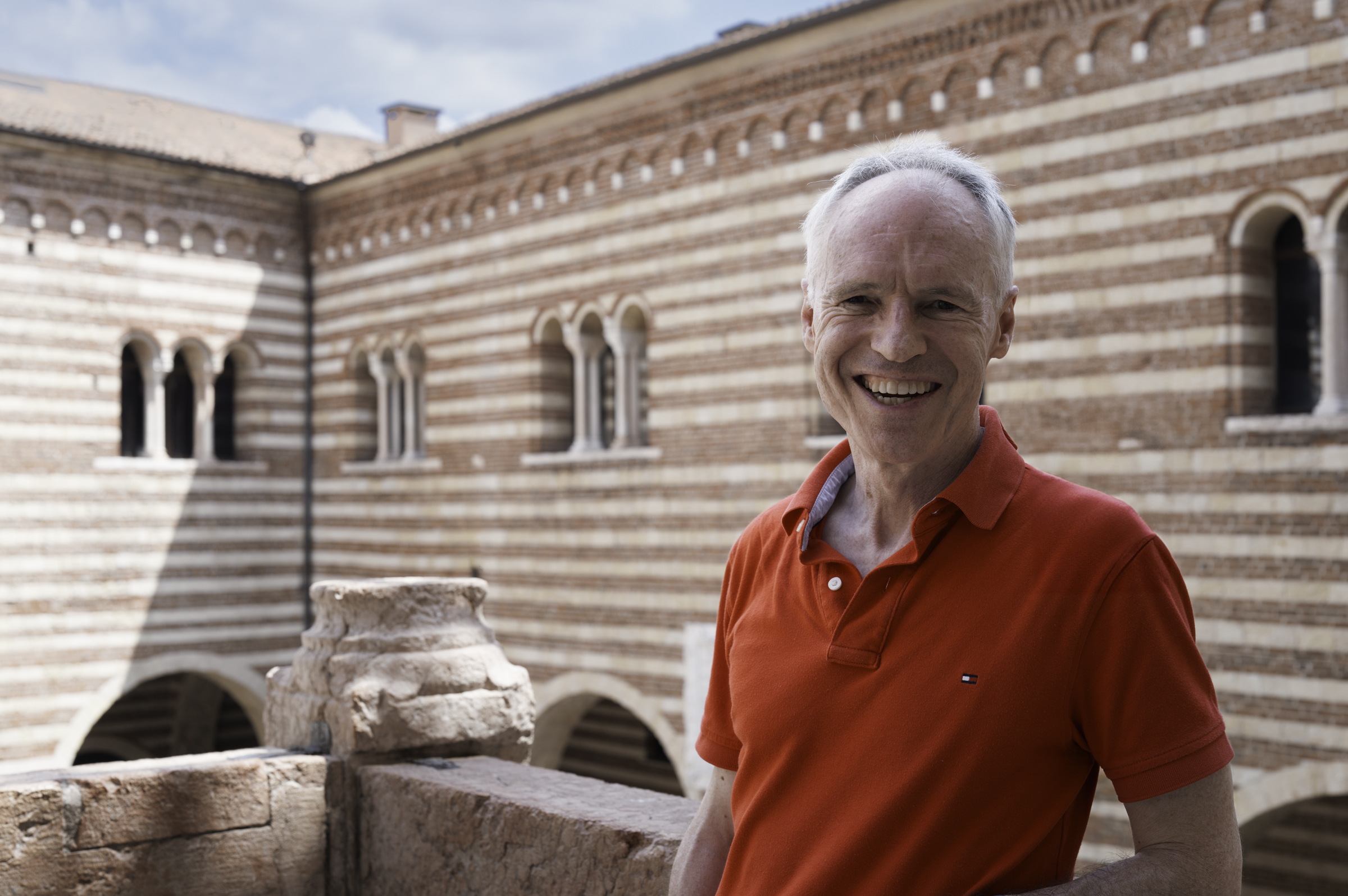 Keith, at the Galleria d'Arte Moderna Achille Forti, next to Torre dei Lamberti.