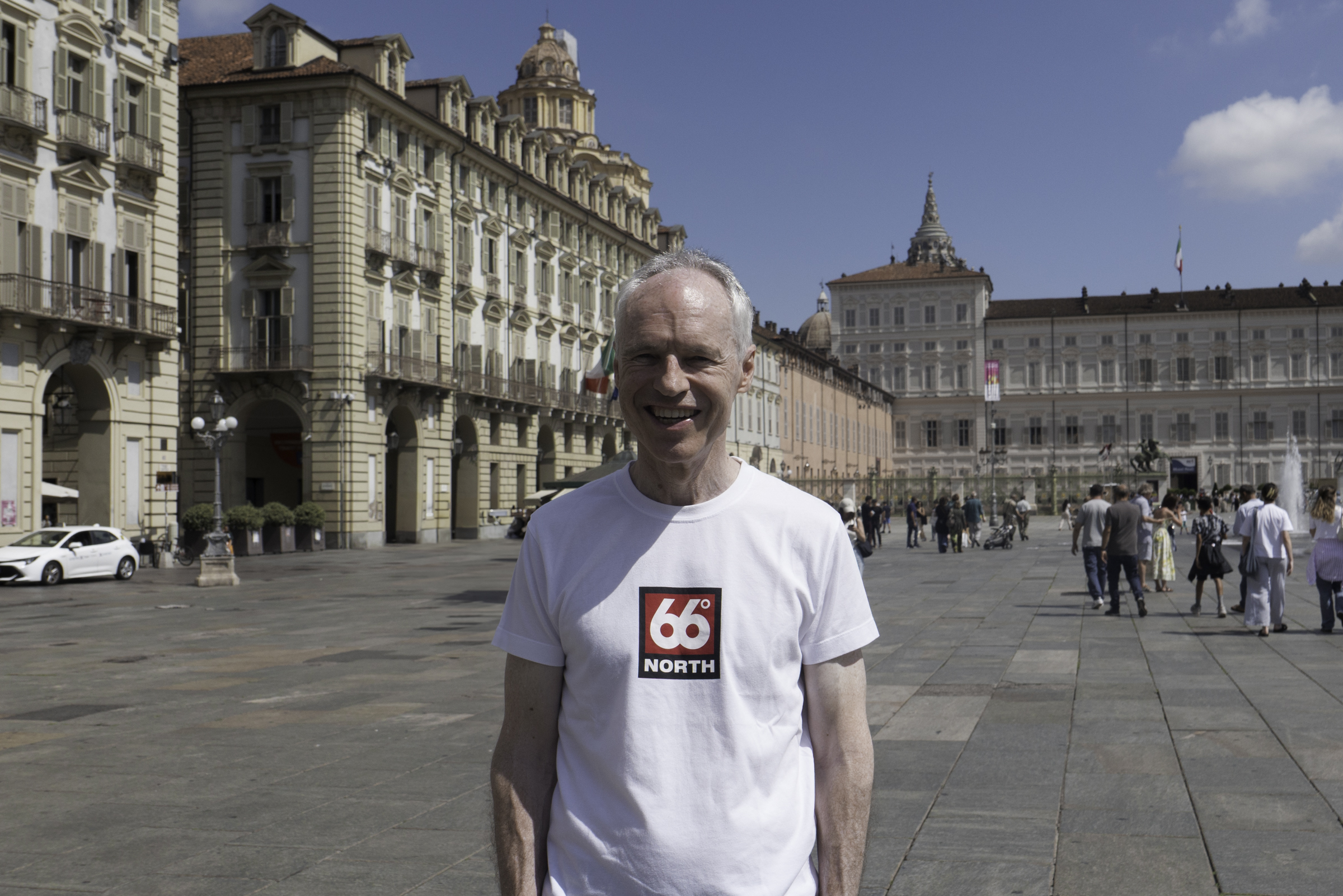 Keith, in Piazza Castello.