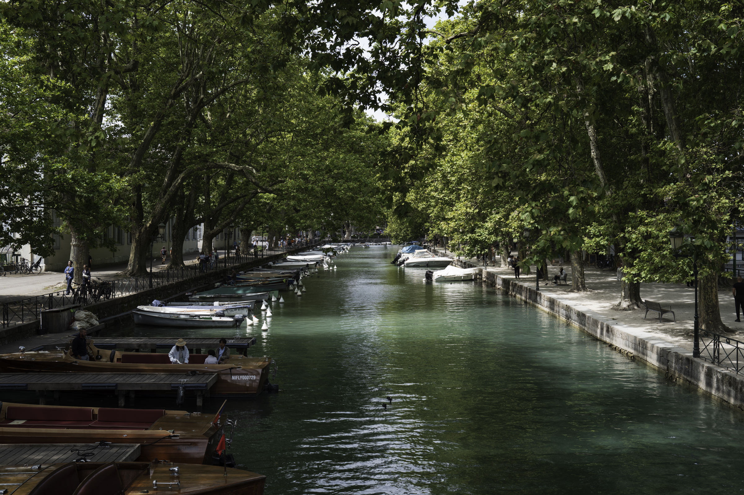 Looking down Canal du Vassé from Pont des Amours.