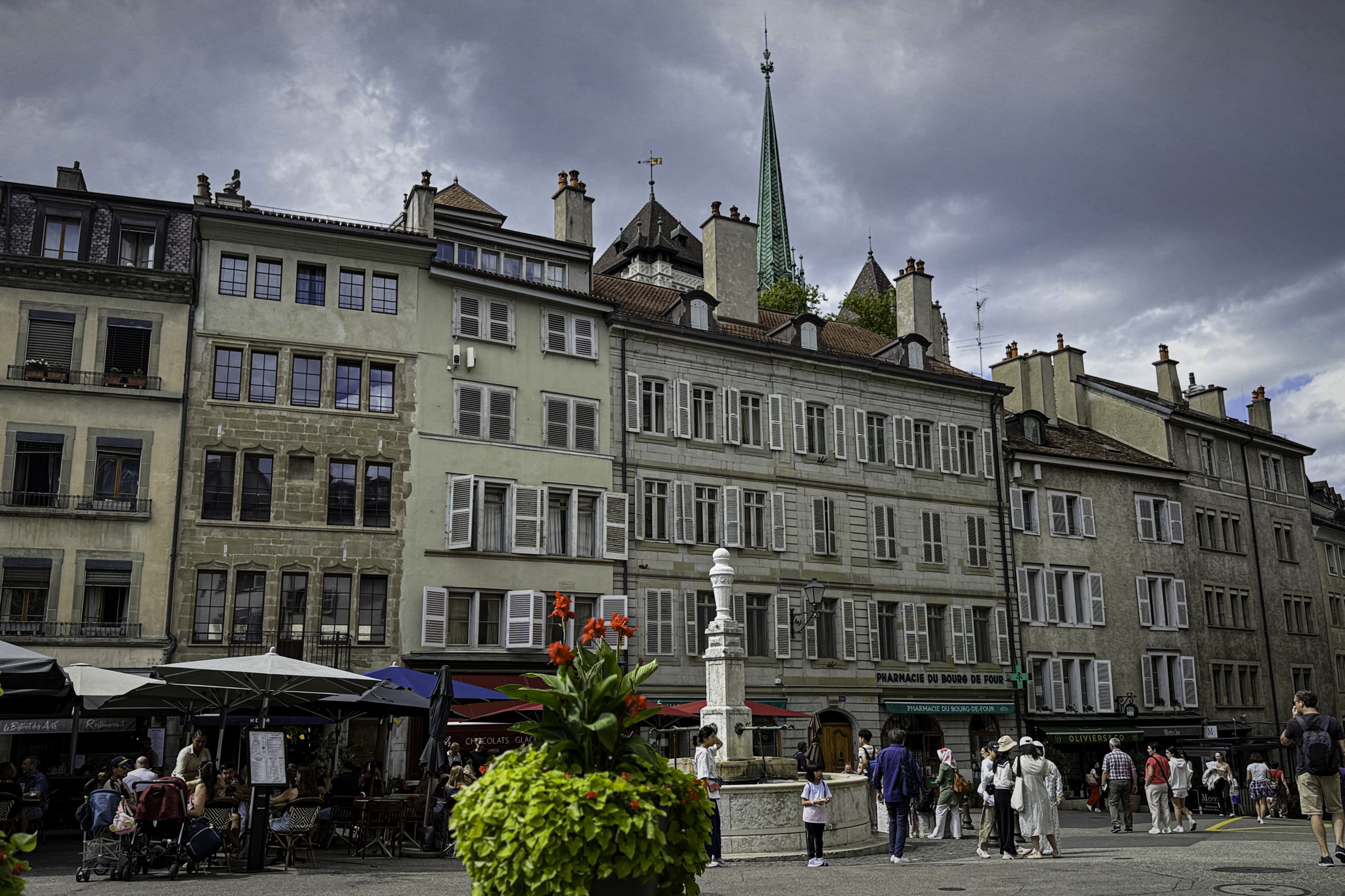 Place du Bourg-de-Four.