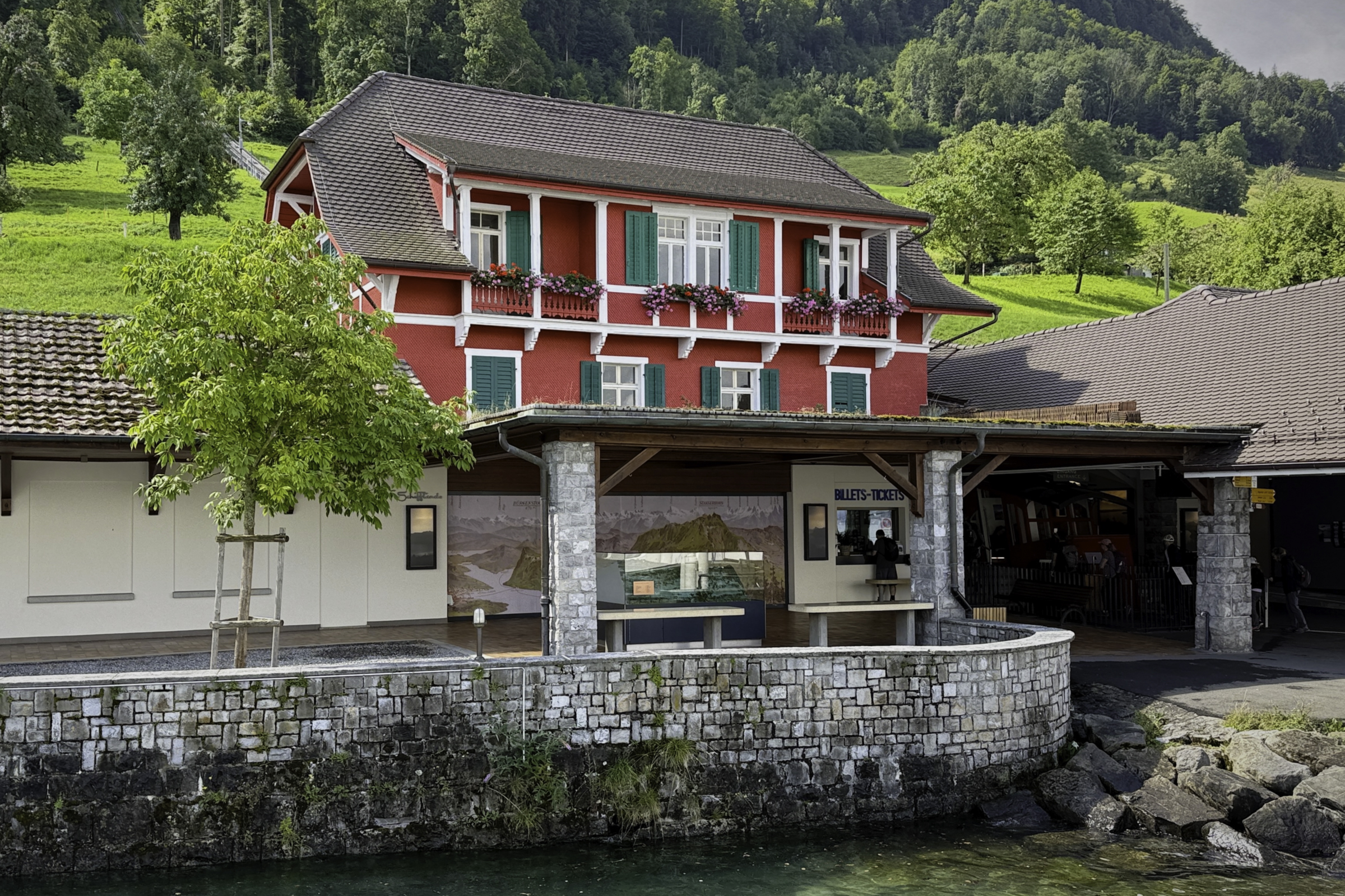 The ferry stop at Stansstad.