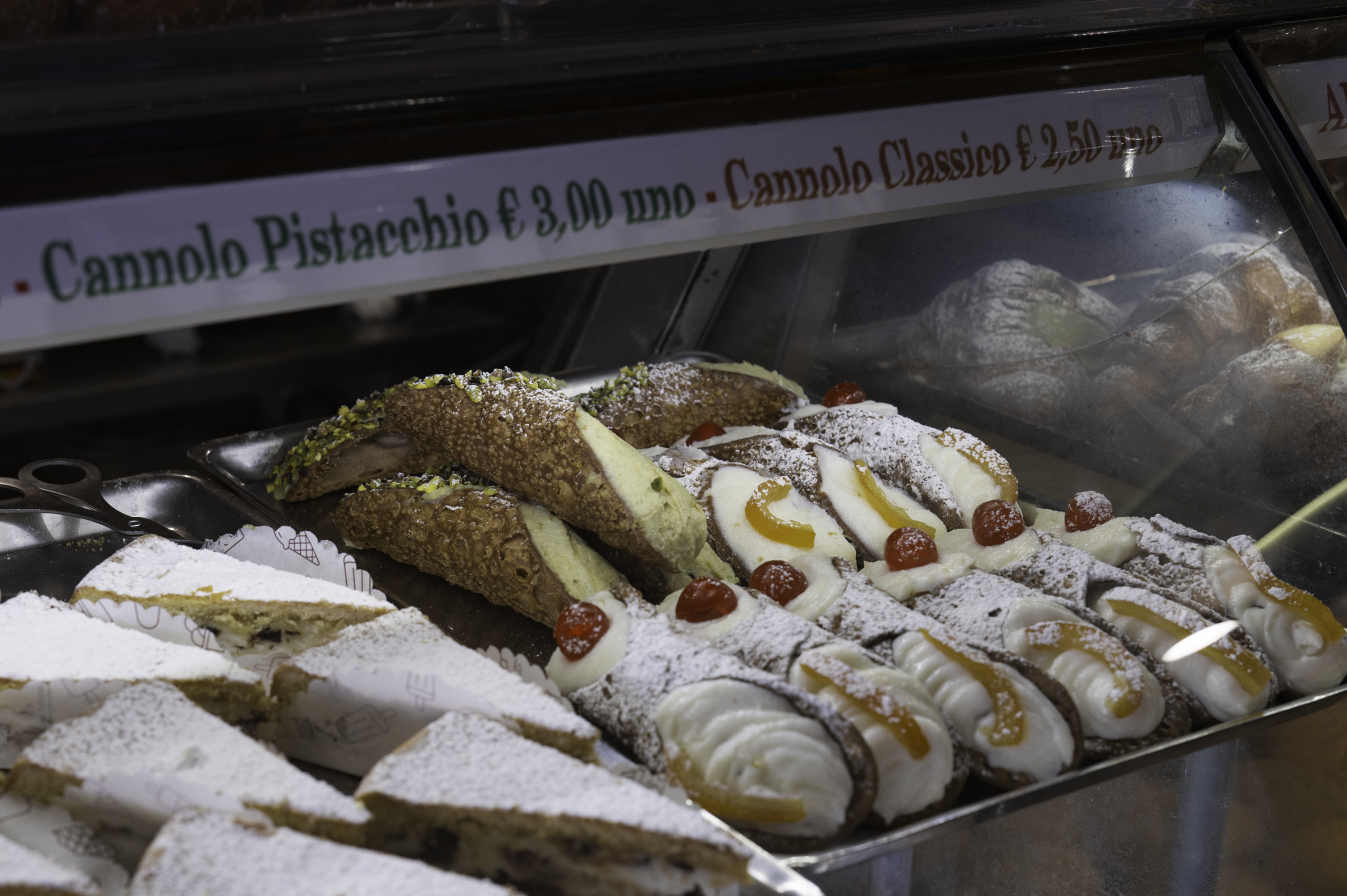 Cannolo.
