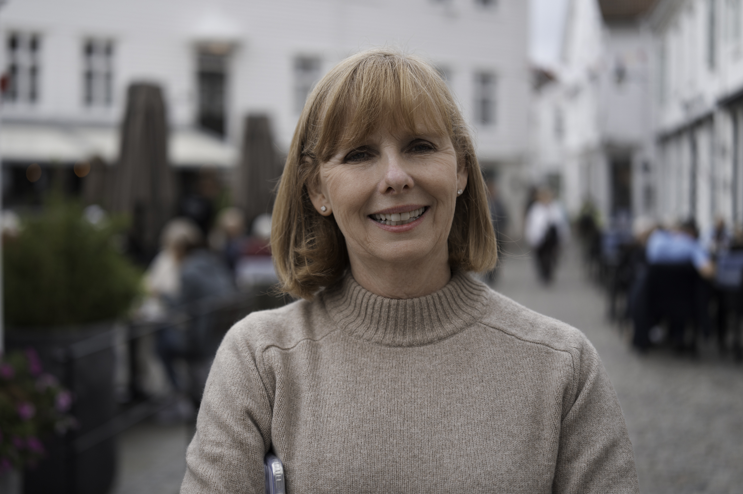 Andrea, walking in Mandal.