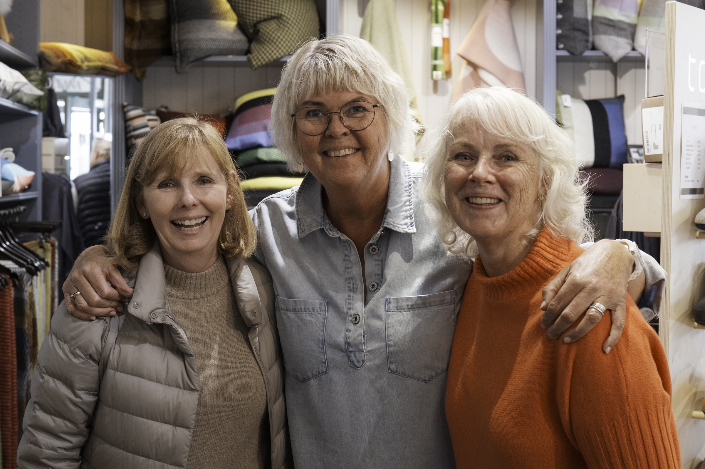 Andrea, with the very friendly ladies in one of the Mandal shops, after a purchase!