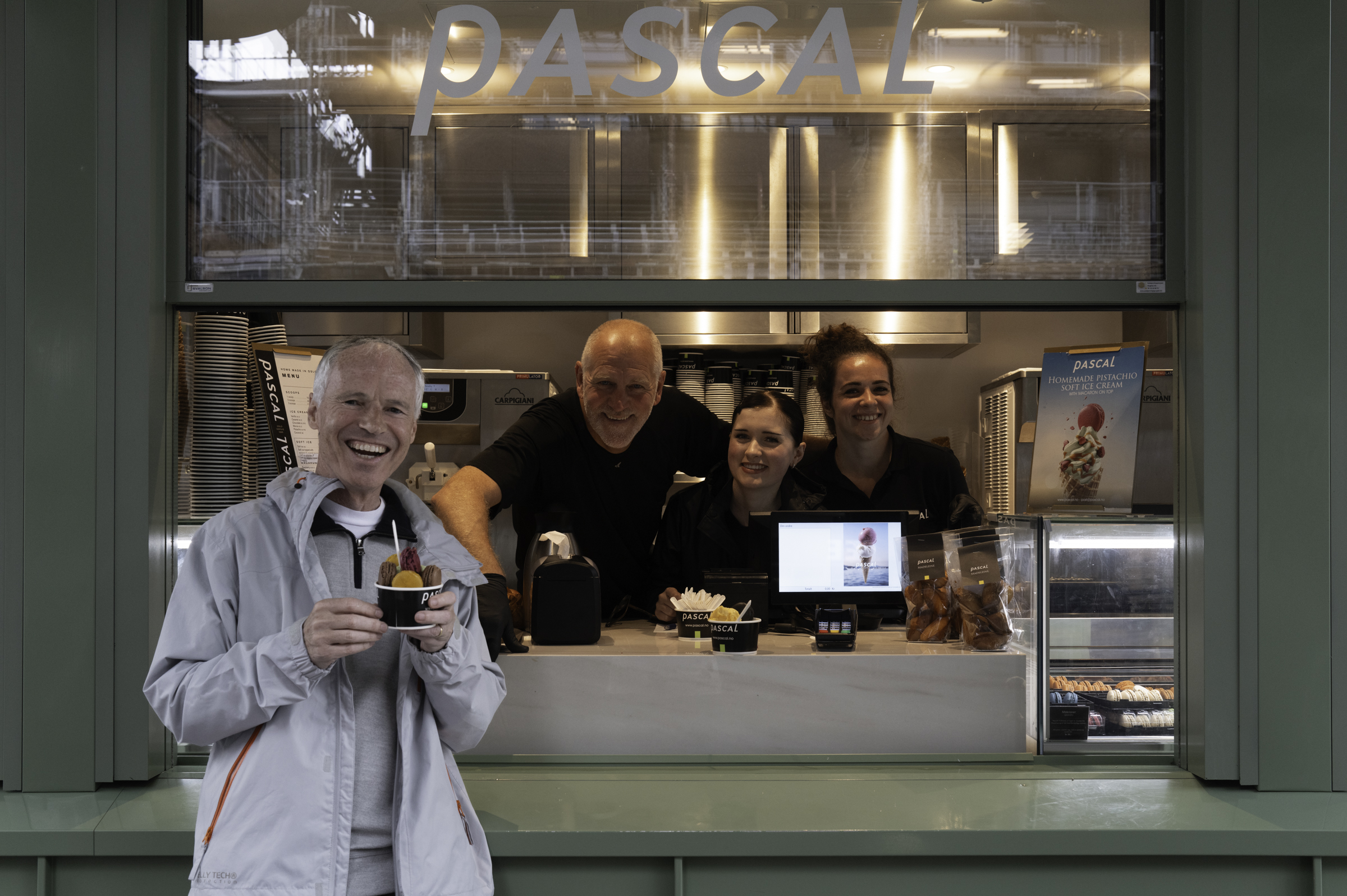 Keith, with ice-cream, at Pascal.