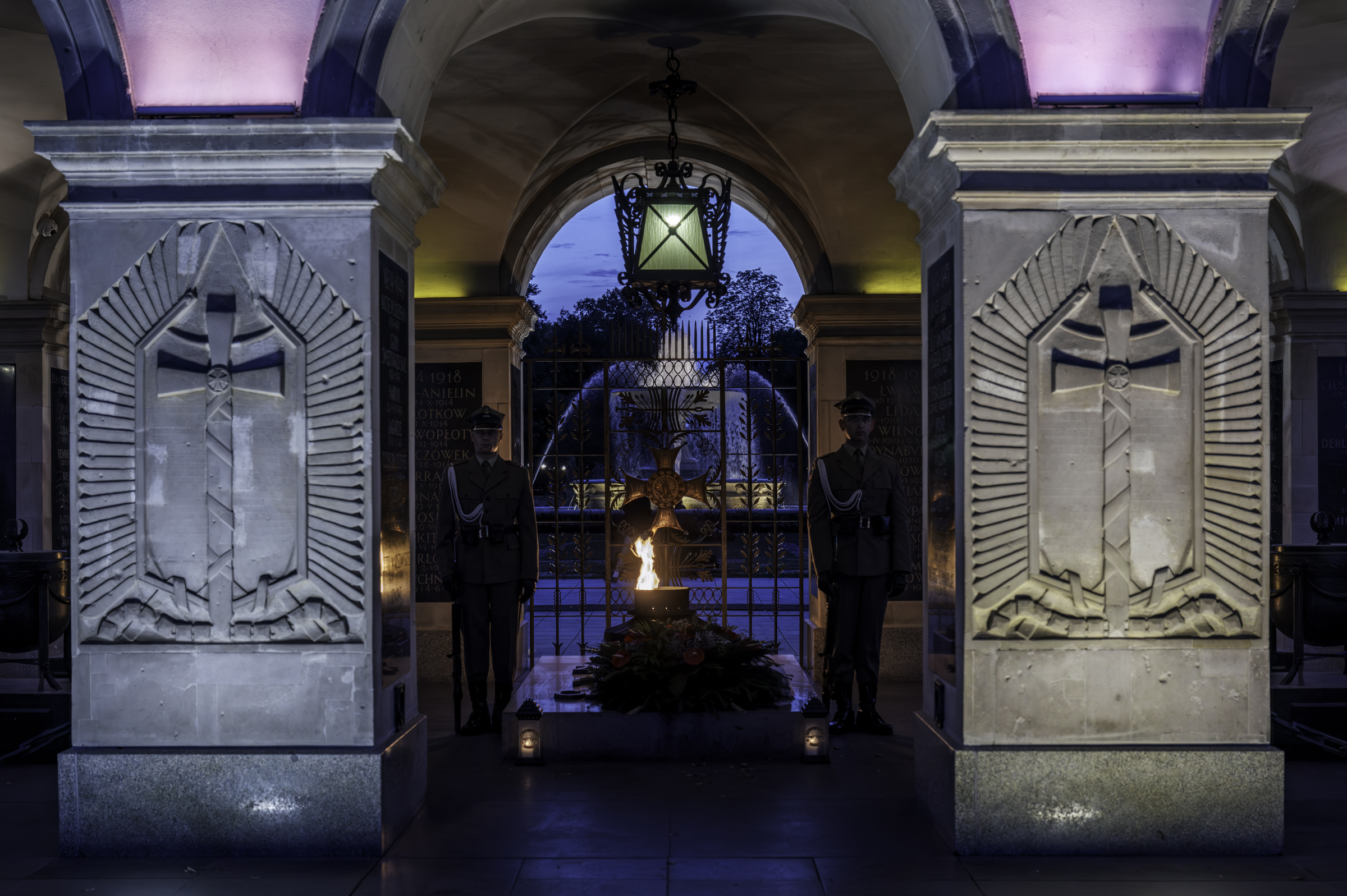 Soldiers standing guard at the Tomb of the Unknown Soldier monument.