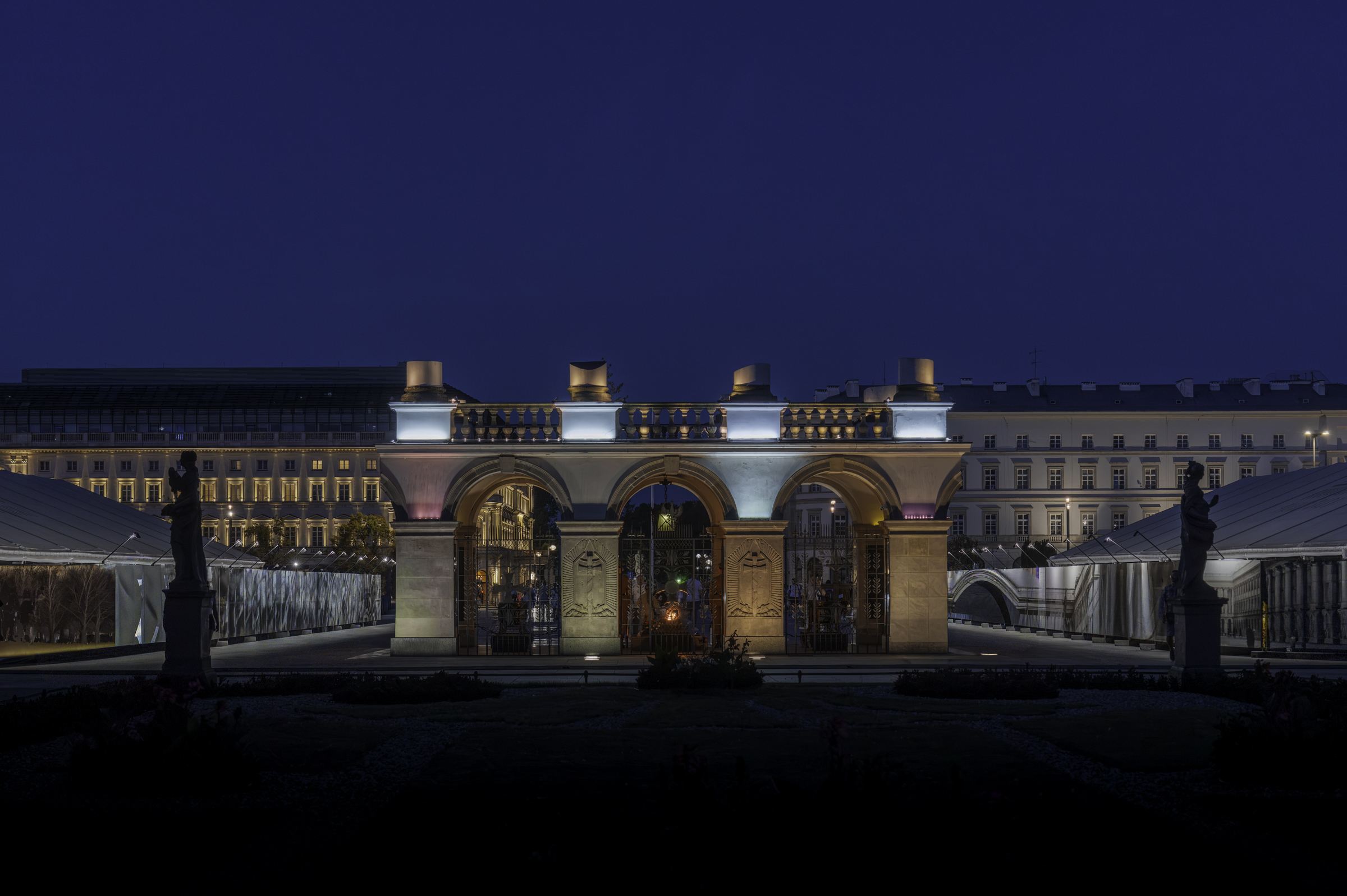 Tomb of the Unknown Soldier monument (from behind).