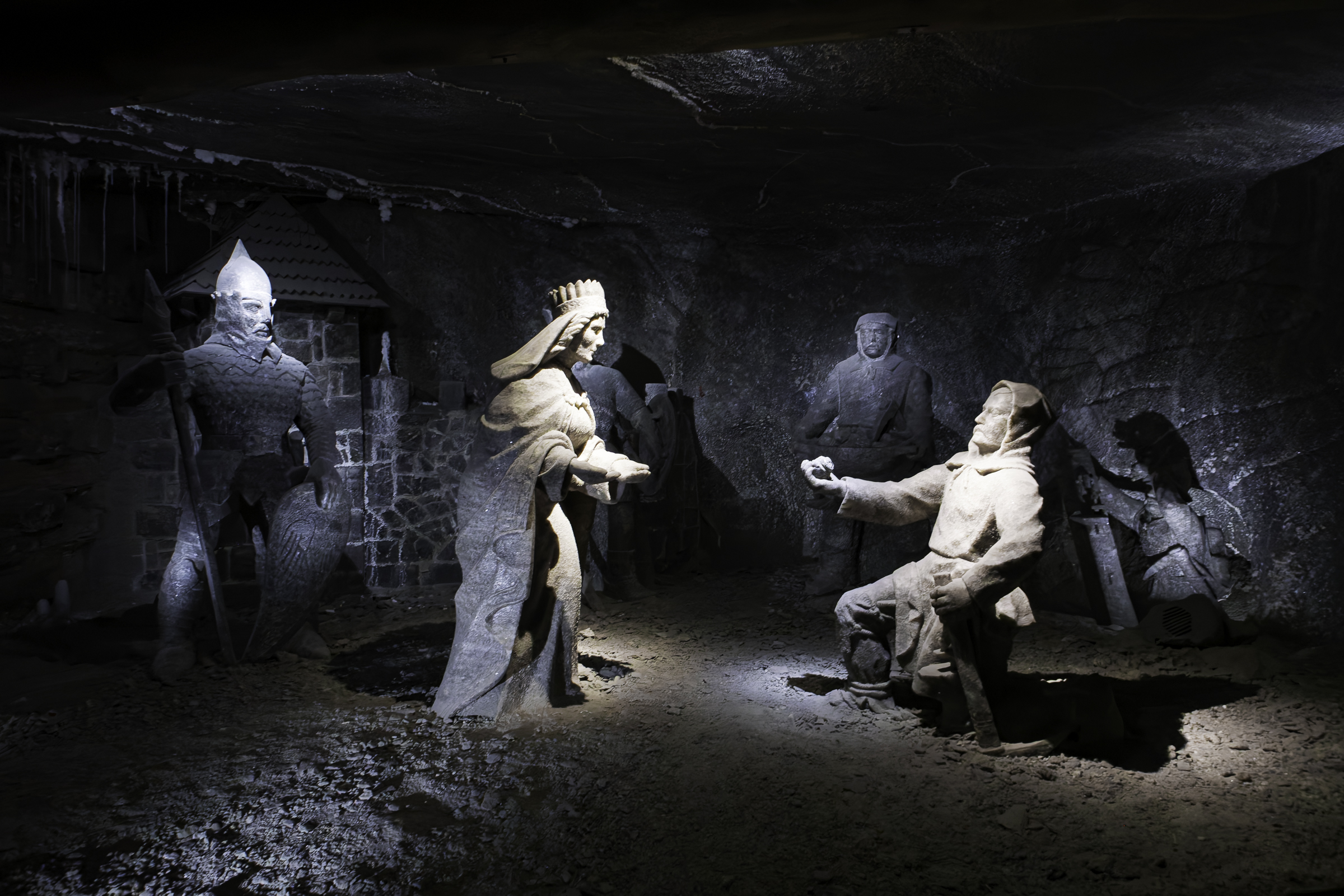 Sculpture depicting the story of Princess Kinga’s ring, in the Wieliczka Salt Mine.